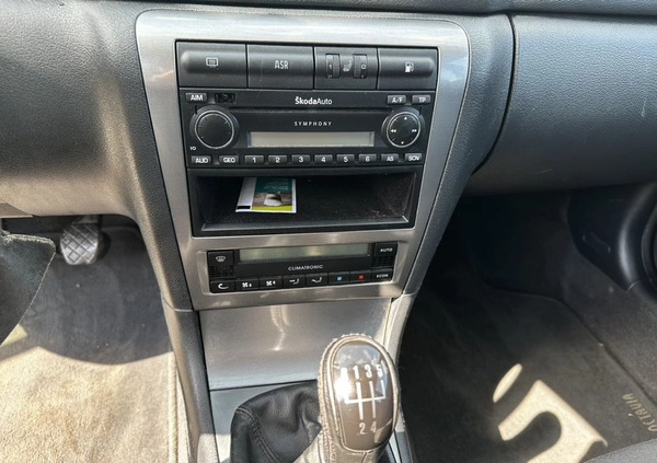 Skoda Octavia cena 5800 przebieg: 181743, rok produkcji 2004 z Mysłowice małe 326